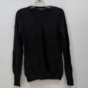 100% Cashmere V-Neck Sweater, Black